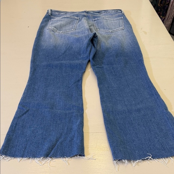L'Agence Kendra High Rise Crop Flare Jeans Size 30 - Picture 13 of 13